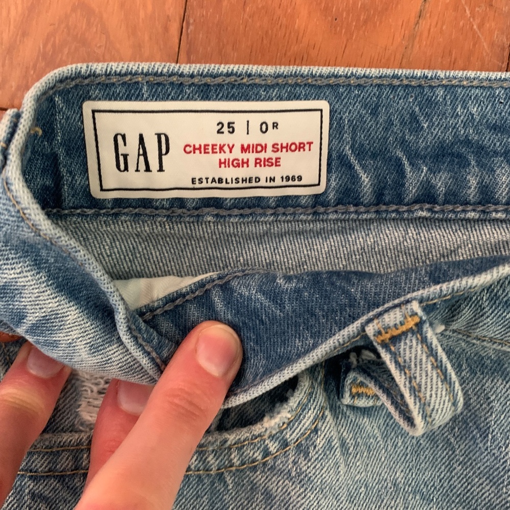 Gap Cheeky Midi Short High Rise Denim Jean Distressed 25 0 - Picture 5 of 5
